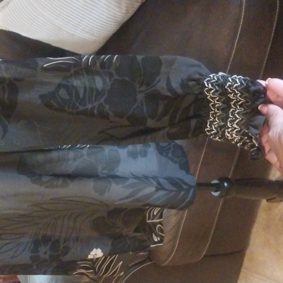 CAbi Aloha Blouse Style Semi Sheer Black Print Long Sleeve Smocking Size M - Picture 5 of 9